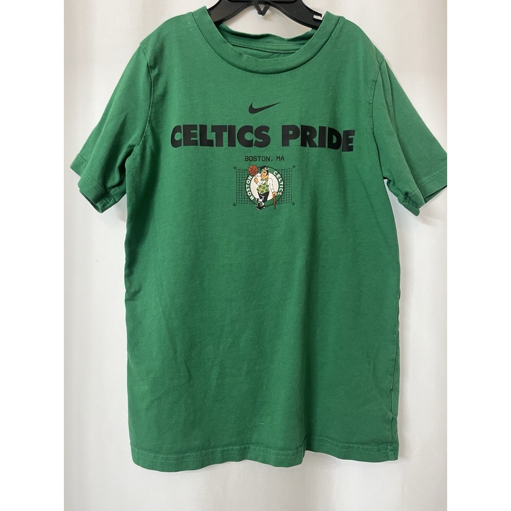 Boston Celtics Pride Nike Logo‎ Children's Small Size 8 T-Shirt  J27